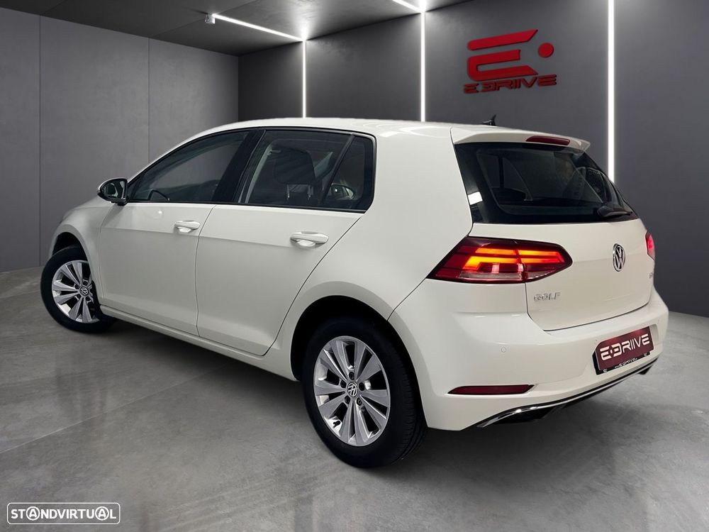 VW Golf 1.0 TSI Confortline DSG - 6