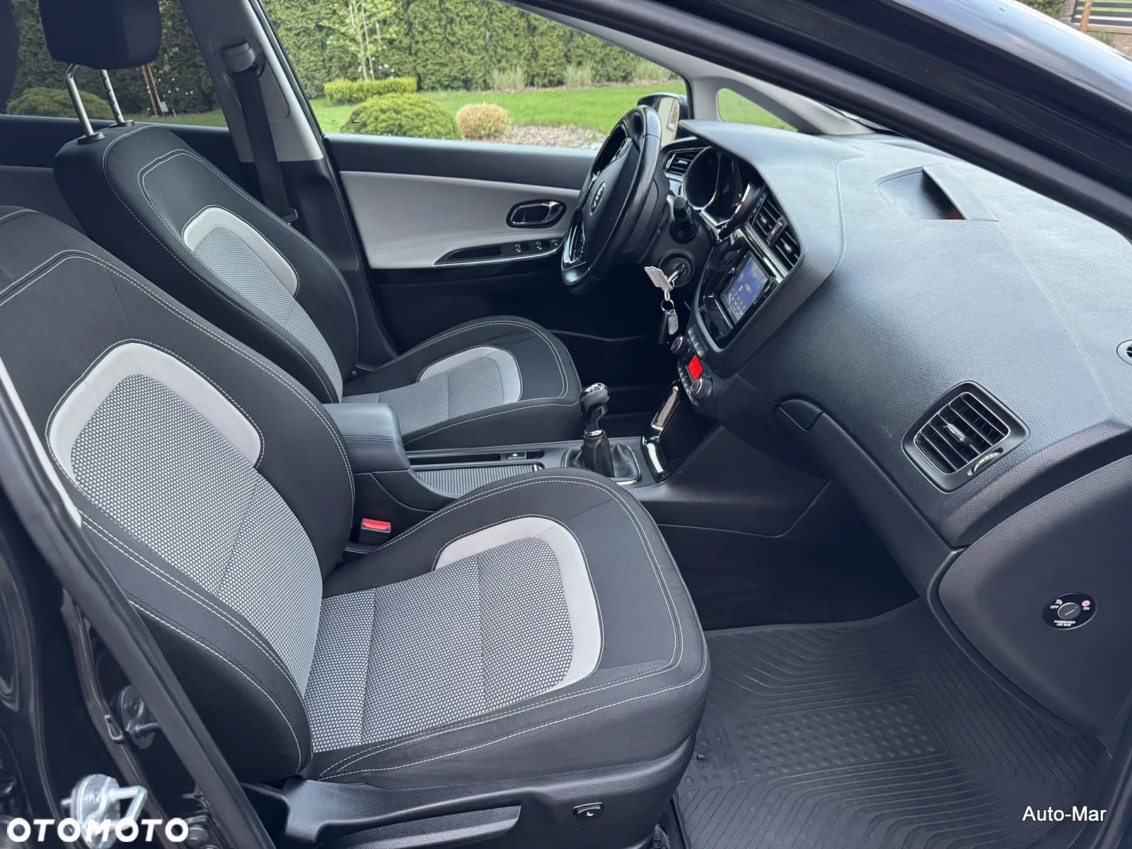 Kia Ceed 1.6 CRDi 136 ISG SW Edition 7 - 24