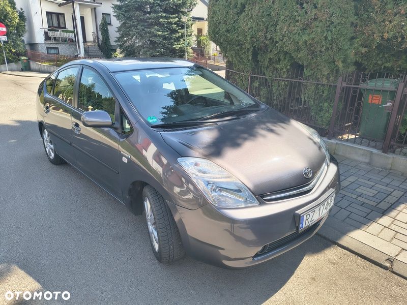 Toyota Prius - 3