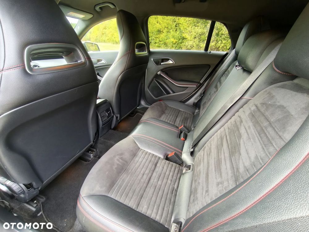 Mercedes-Benz CLA - 25