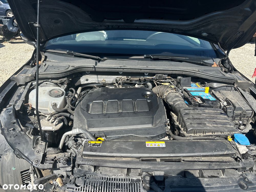 Volkswagen Golf 2.0 TDI R-Line DSG - 11