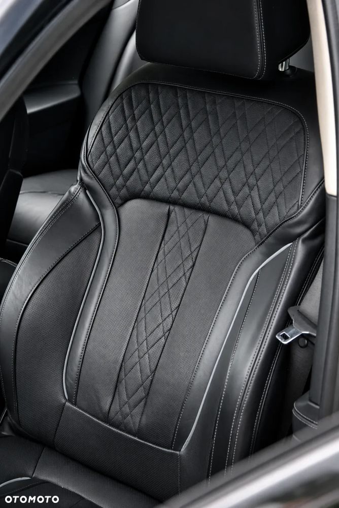 BMW Seria 7 750Li xDrive - 7