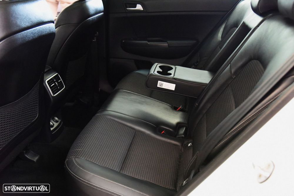 Kia Sportage 2.0 CRDI 4WD GT Line Aut. - 29