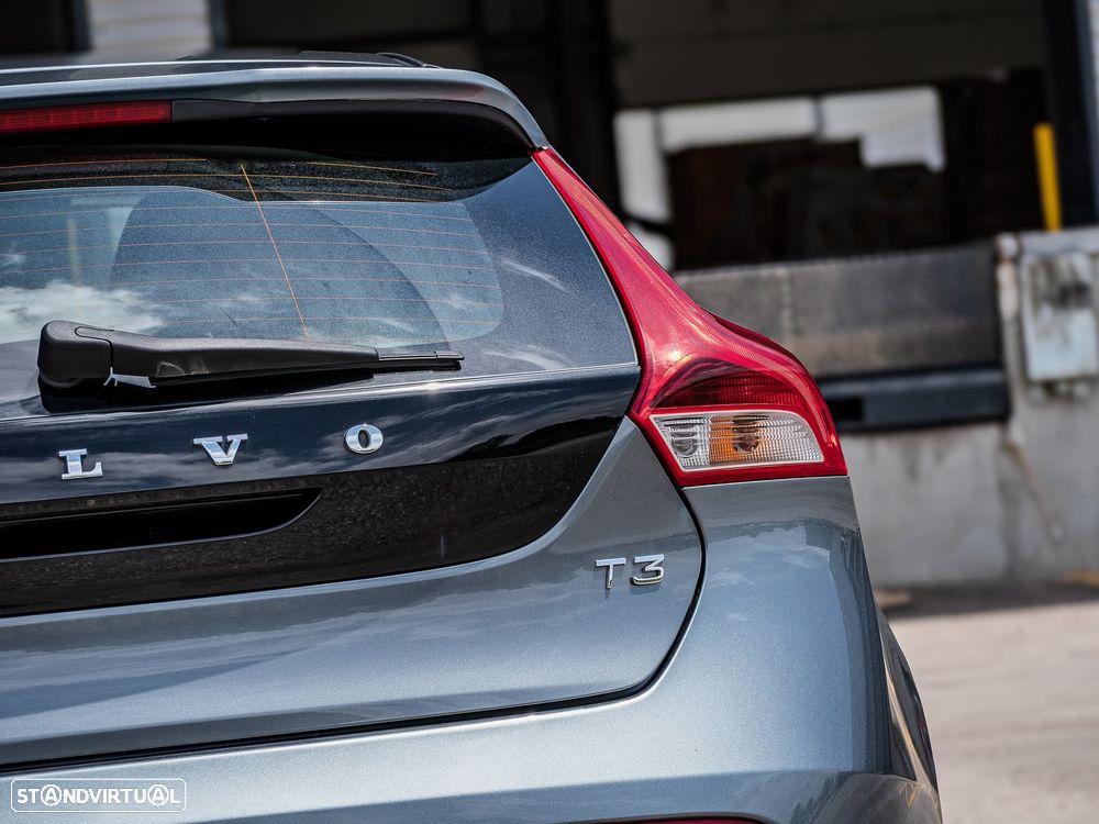 Volvo V40 1.5 T3 Sport Edition Plus Geartronic - 11