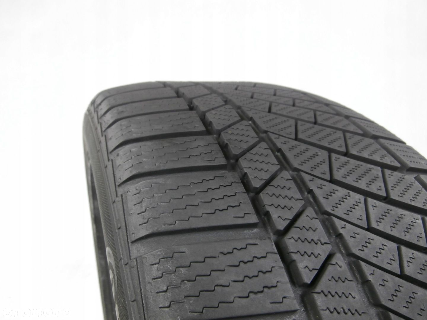 1X opona 255/45R19 CONTINENTAL CONTIWINTERCONTACT TS830P - 2