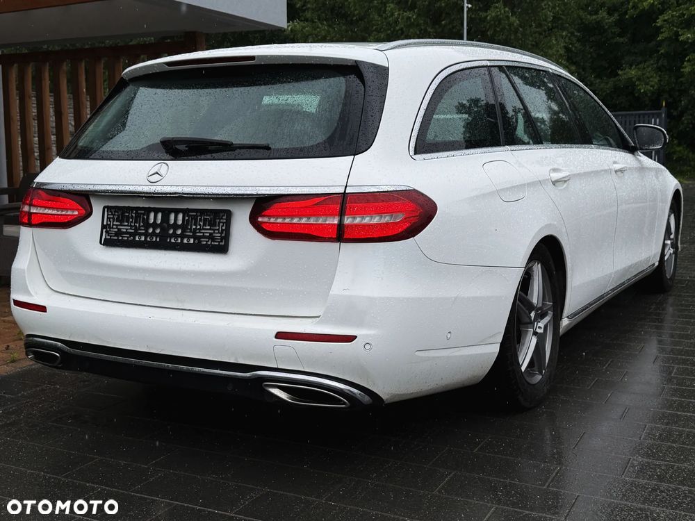 Mercedes-Benz Klasa E 200 BlueEFFICIENCY 7G-TRONIC Avantgarde - 8