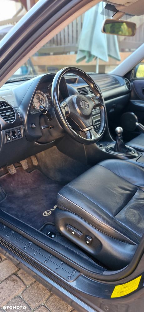 Lexus IS 200 - 20