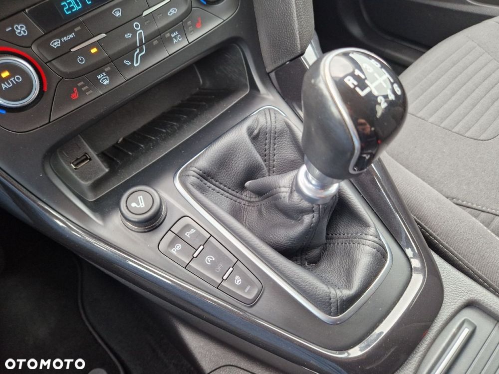 Ford Focus 1.0 EcoBoost Titanium - 16