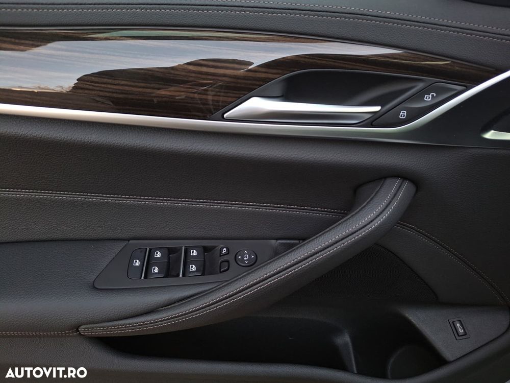 BMW Seria 5 520d xDrive Aut. Luxury Line - 30