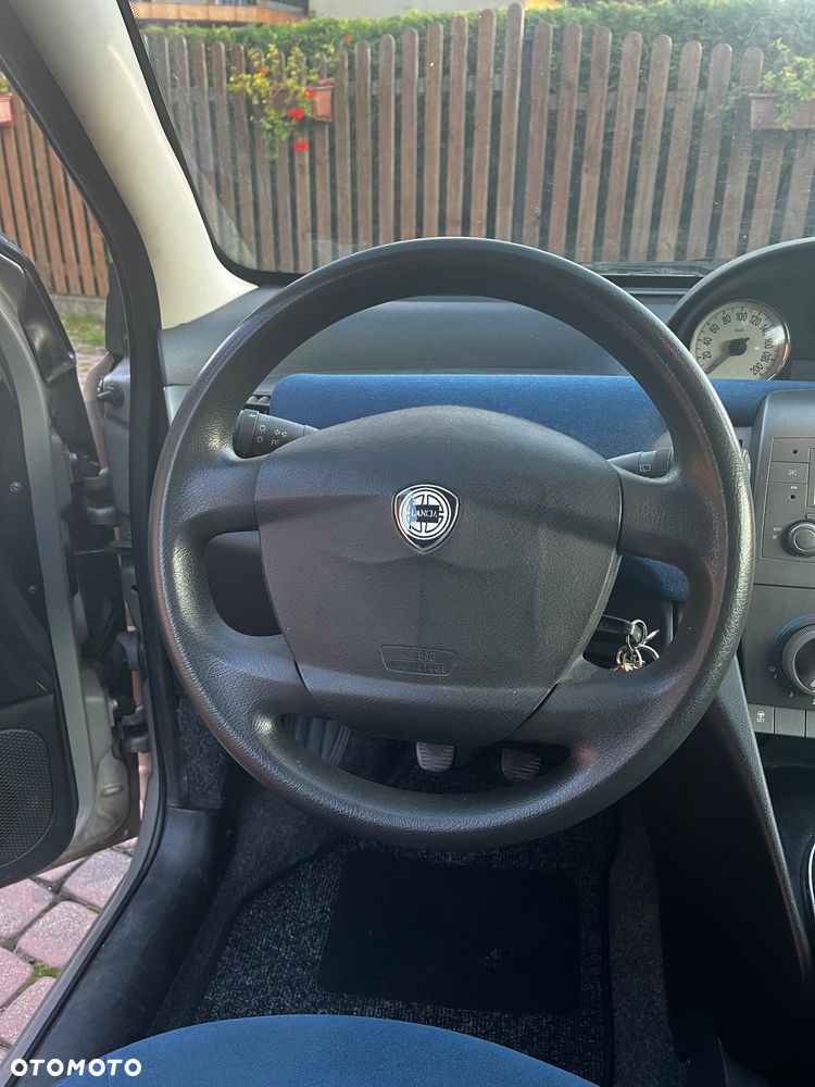 Lancia Ypsilon - 11