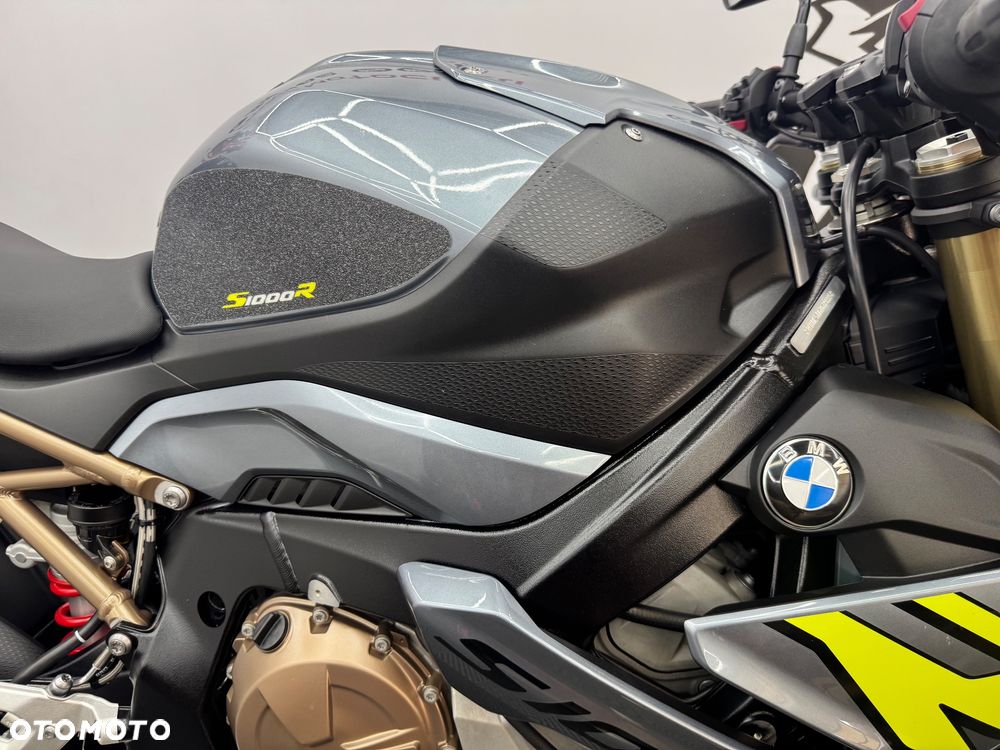 BMW S - 20