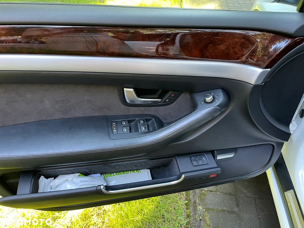 Audi A8 4.2 FSI L Quattro - 11