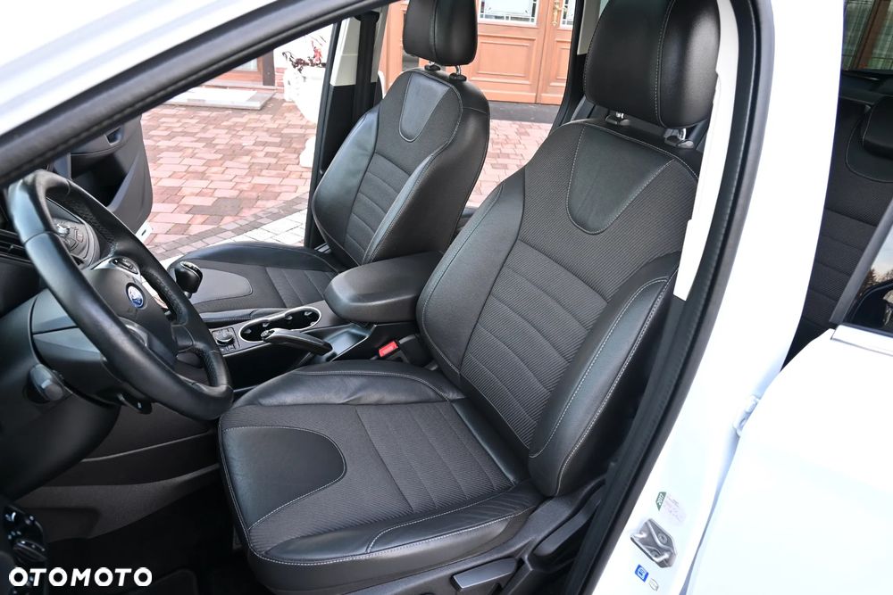 Ford Kuga 2.0 TDCi FWD Titanium - 31