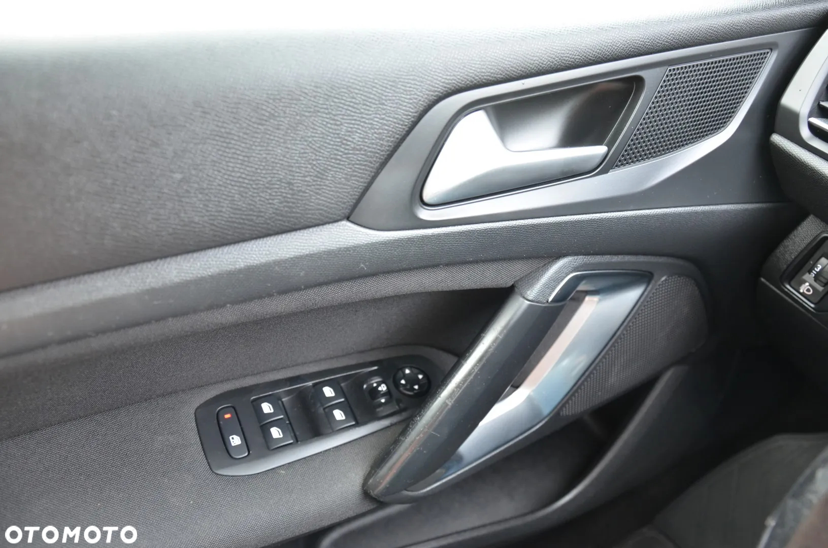 Peugeot 308 BlueHDi FAP 120 EAT6 Stop & Start Active - 23