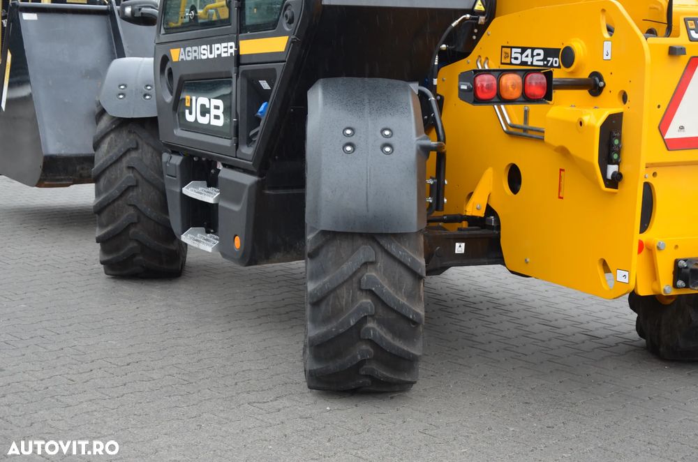 JCB - 10