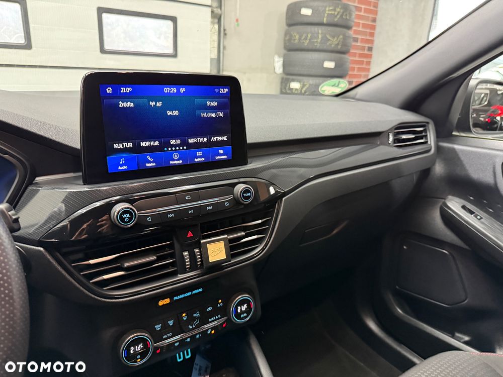 Ford Kuga 2.0 TDCi 2x4 ST-Line - 22