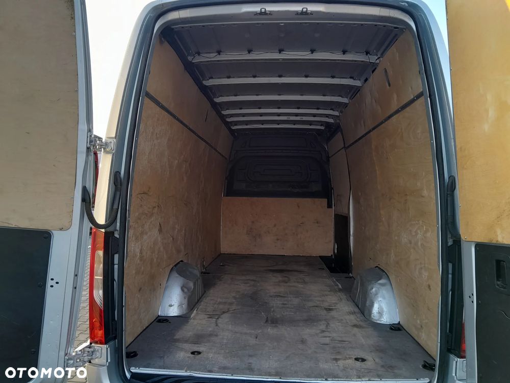 Mercedes-Benz Sprinter - 15