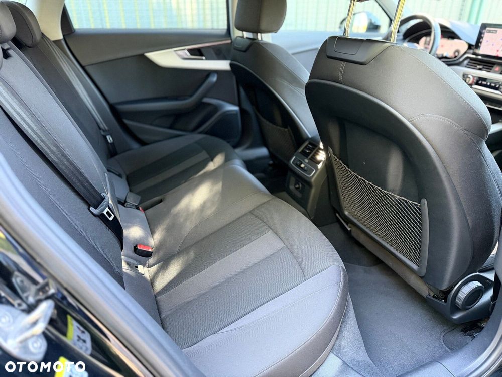 Audi A4 Limousine 35 TFSI mHEV S Line S tronic - 31