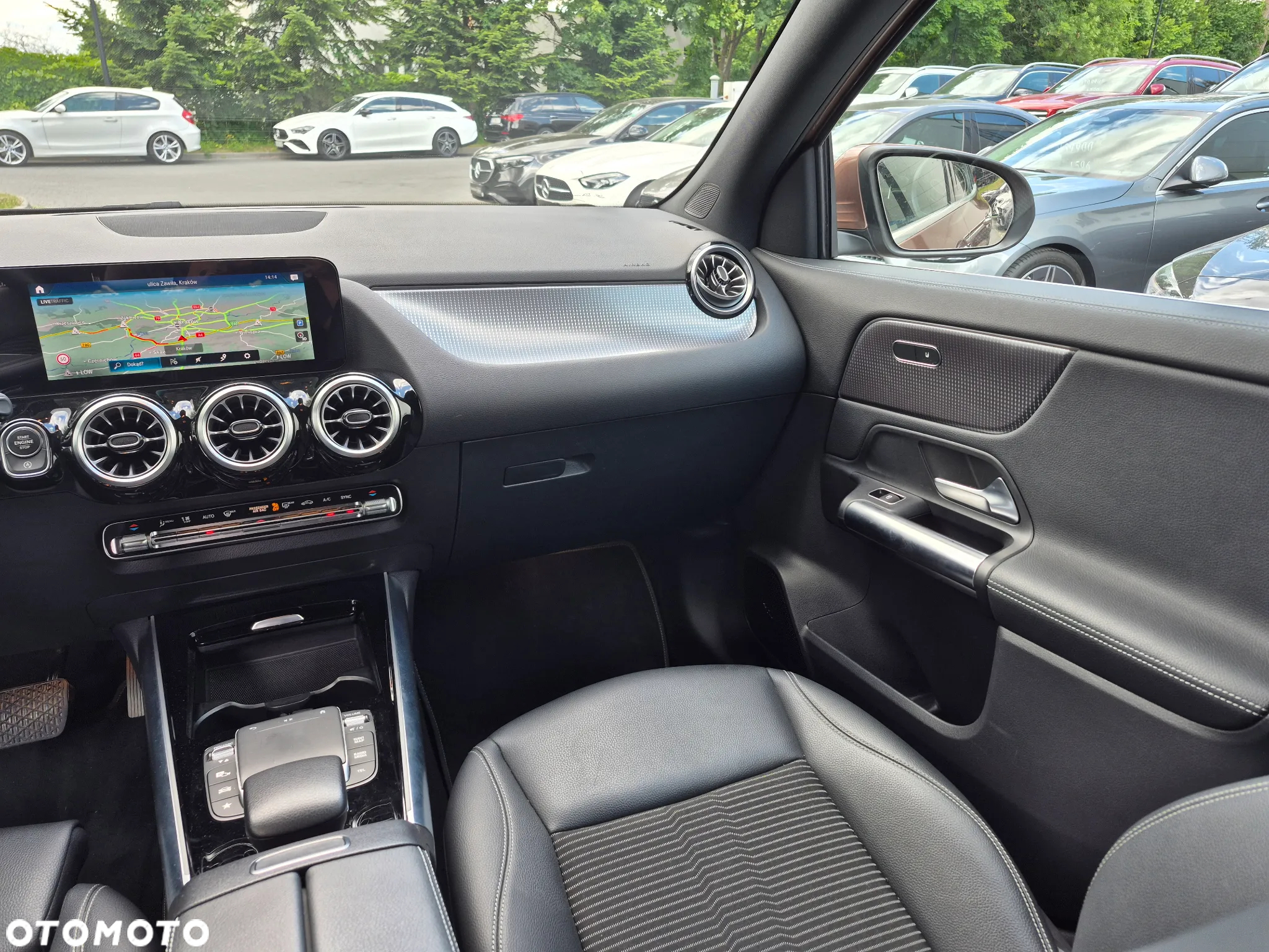 Mercedes-Benz GLA 200 4-Matic Progressive - 28