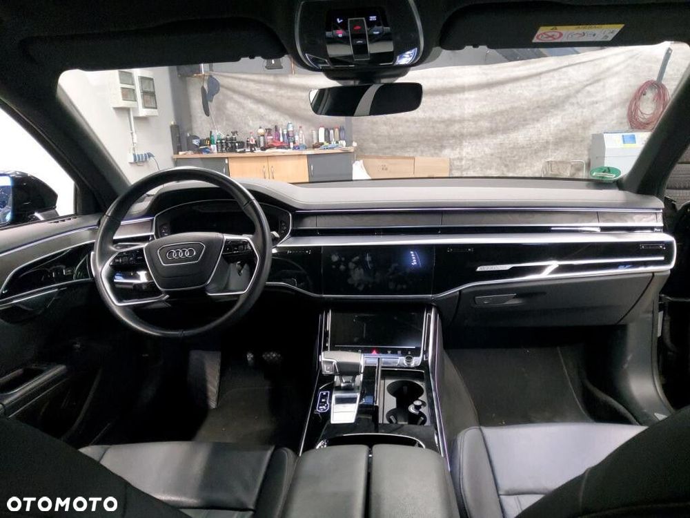 Audi A8 - 8