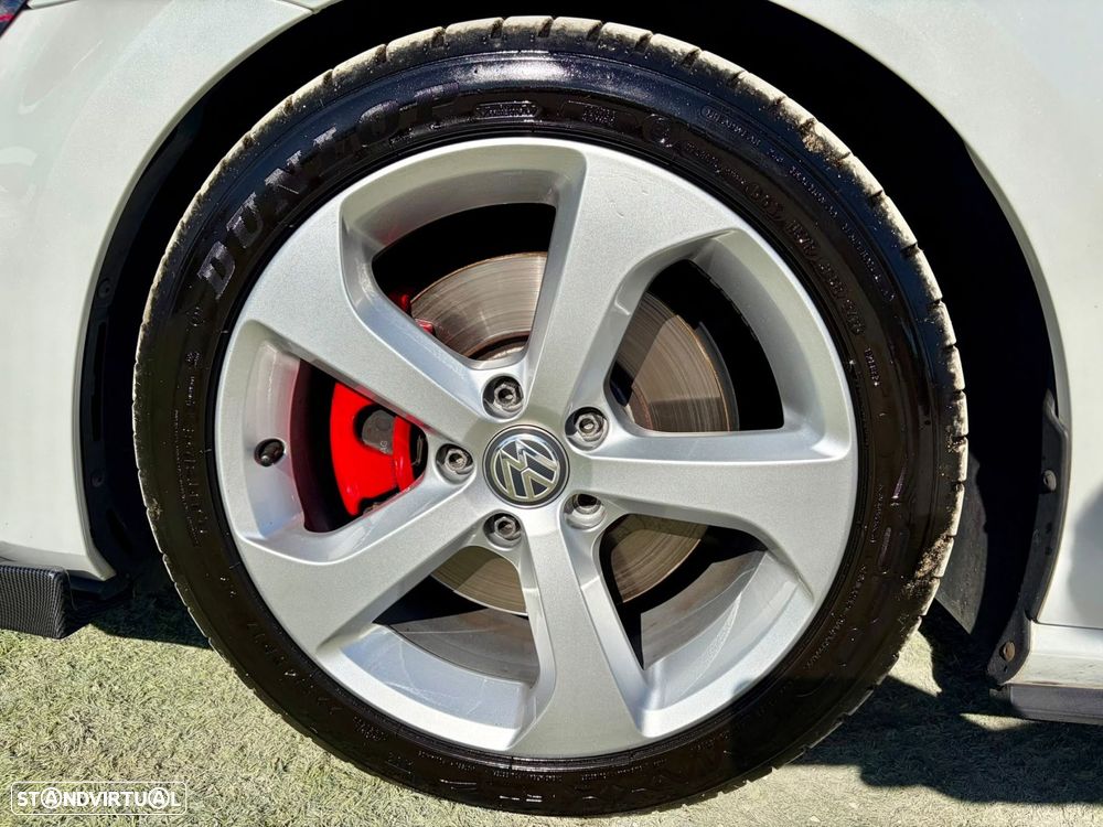 VW Golf 2.0 TSi GTi DSG - 9