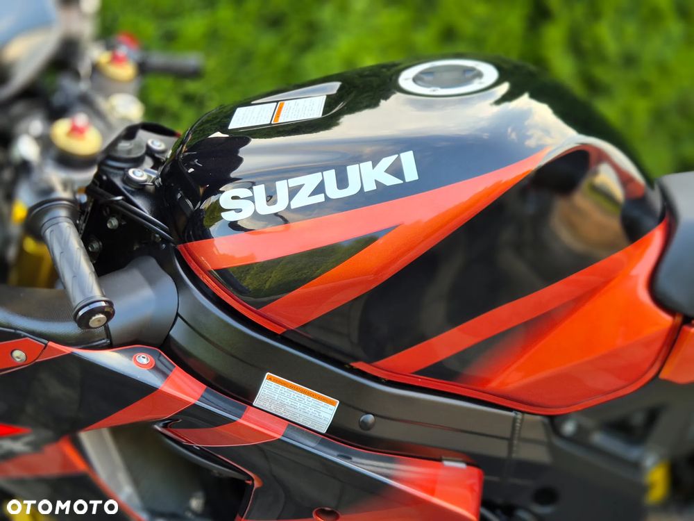 Suzuki GSX-R - 24