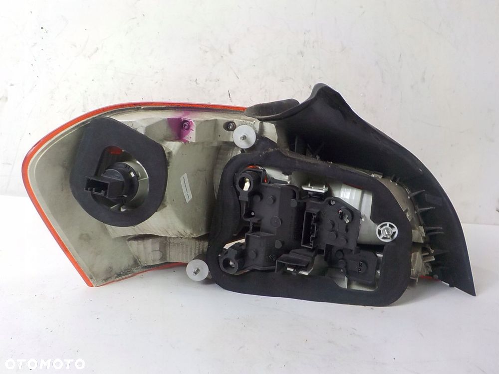 BMW 1 E82 E88 LIFT LAMPA PRAWA TYŁ TYLNA - 6