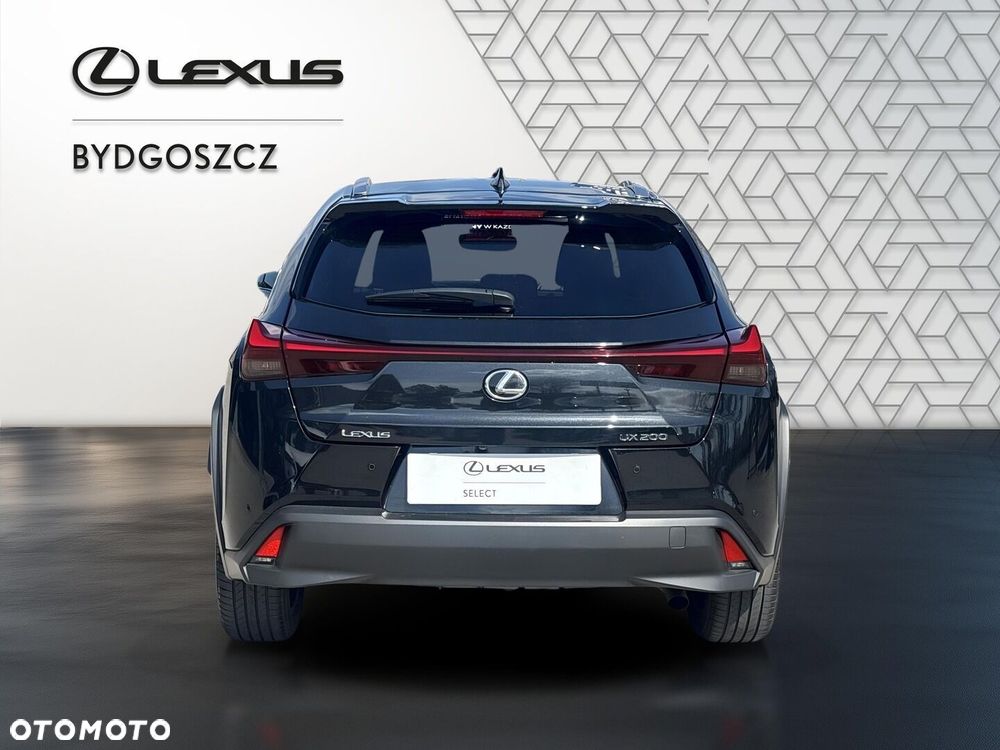 Lexus UX - 5