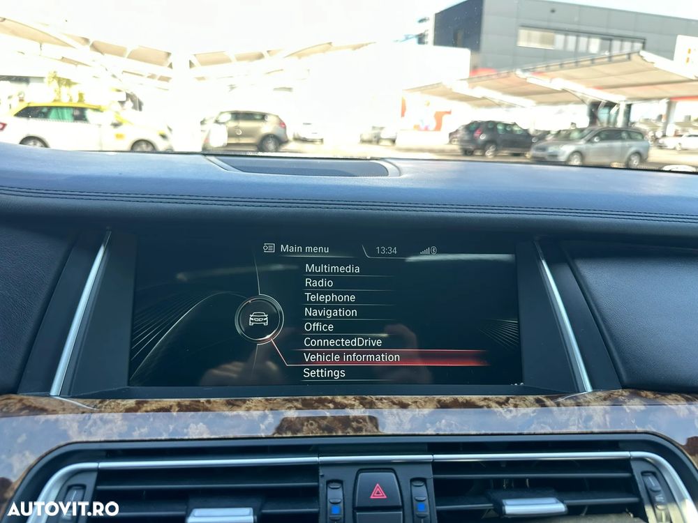 BMW Seria 7 740d xDrive - 18