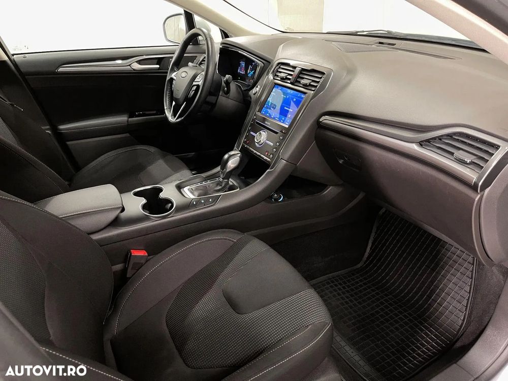 Ford Mondeo 2.0 HEV Titanium - 11