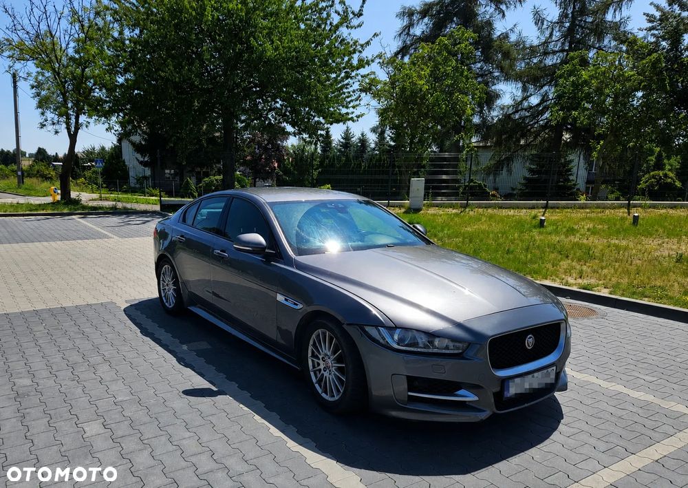 Jaguar XE E-Performance R-Sport - 3