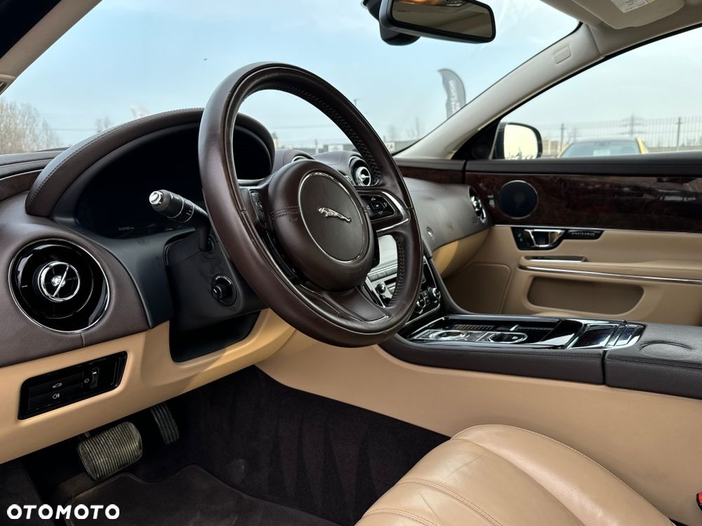 Jaguar XJ 3.0 D V6 Portfolio - 11