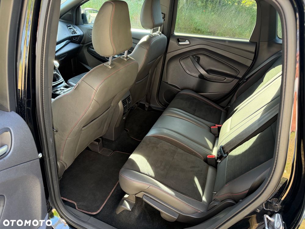Ford Kuga 1.5 EcoBoost 2x4 ST-Line - 17