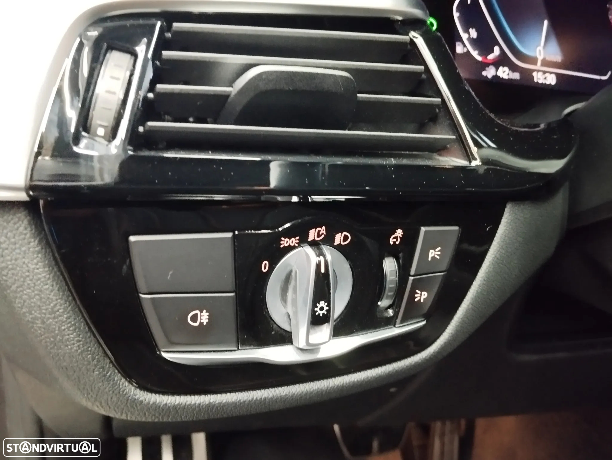 BMW 520 e Pack M - 25