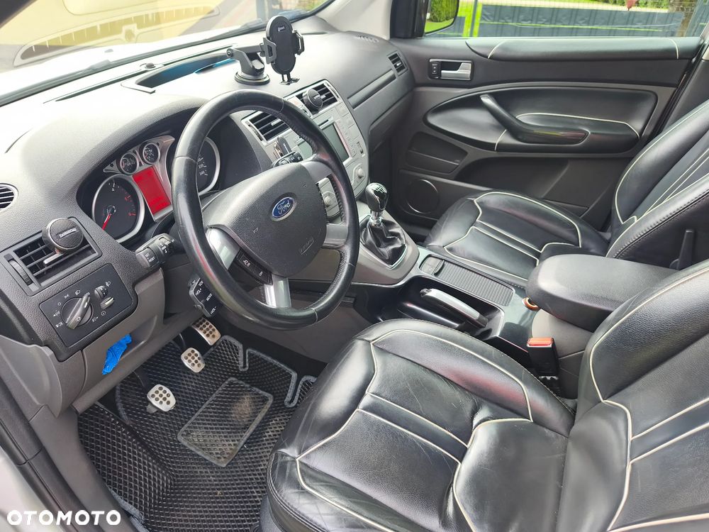 Ford Kuga 2.0 TDCi Titanium - 4