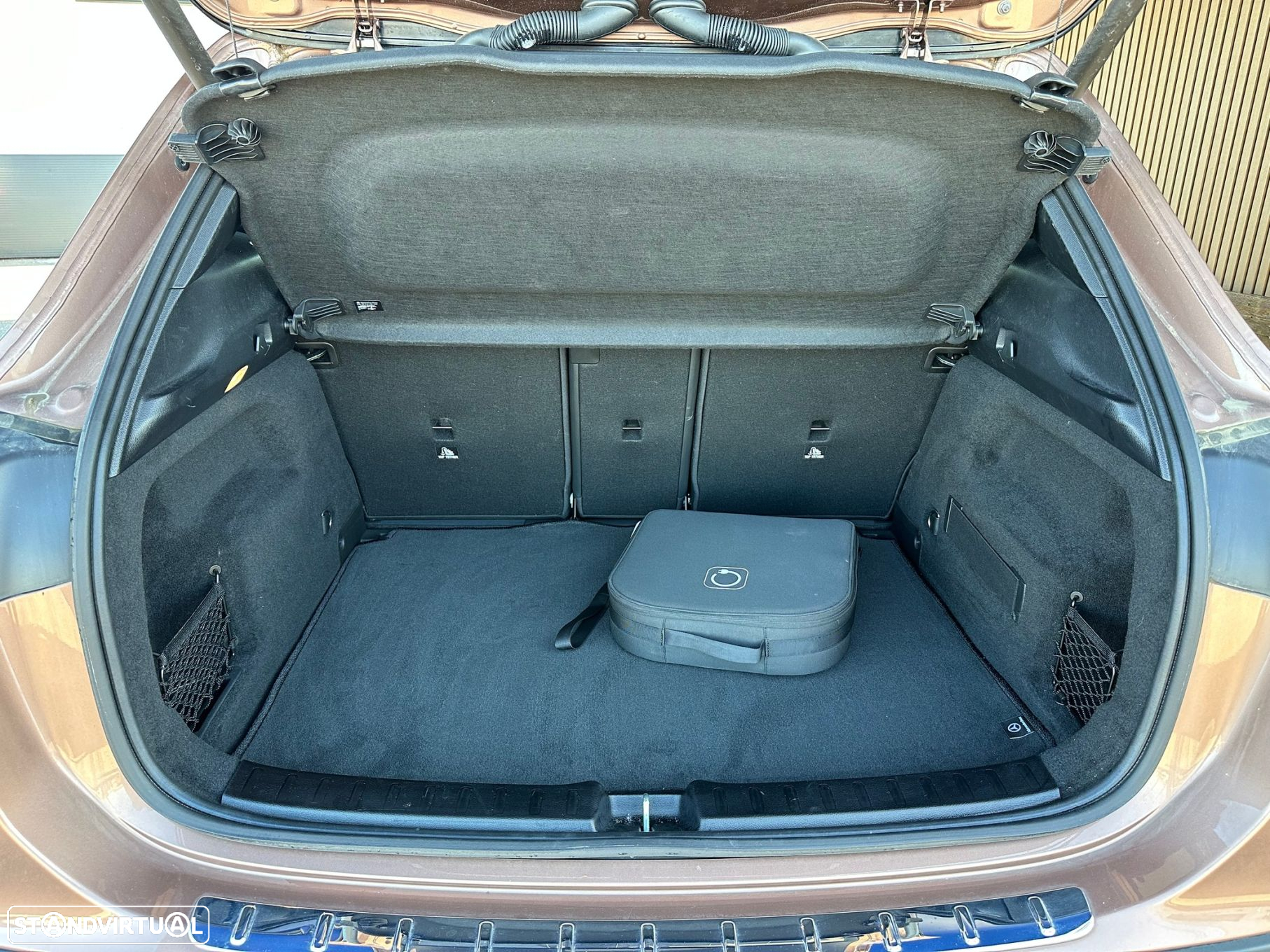 Mercedes-Benz GLA 250 e AMG Line - 47