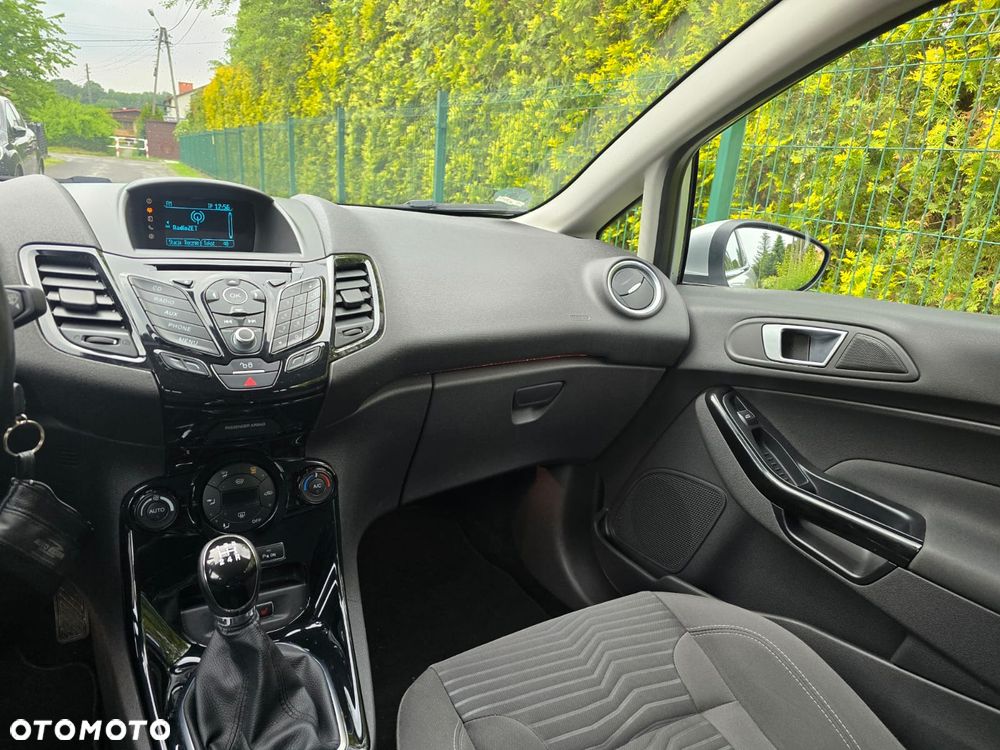 Ford Fiesta 1.0 EcoBoost Titanium X - 24