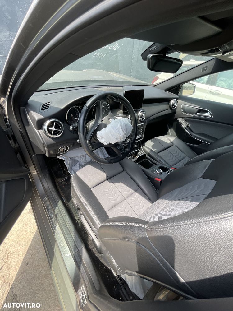 Dezmembrez Mercedes-Benz GLA 2018 Diesel GLA 200D - 2