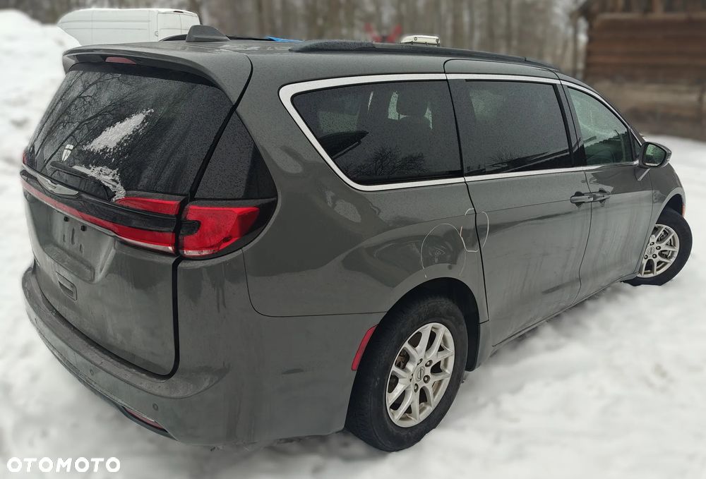 Chrysler Pacifica - 10