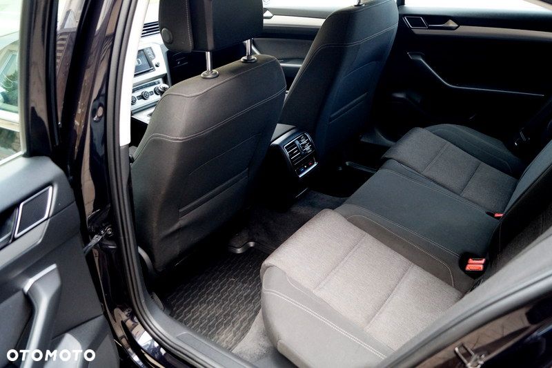 Volkswagen Passat 2.0 TDI BMT Comfortline - 13