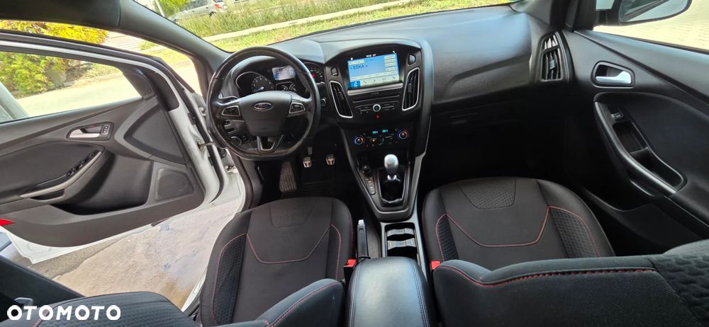 Ford Focus 1.5 EcoBoost STart-Stopp-System ST-LINE - 36