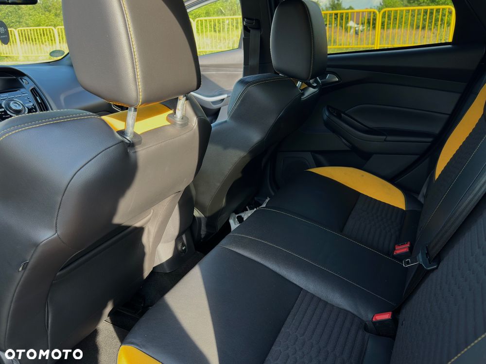 Ford Focus 2.0 EcoBoost ST mit Leder-Sport-Paket - 32