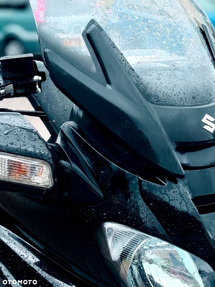 Suzuki Burgman - 28