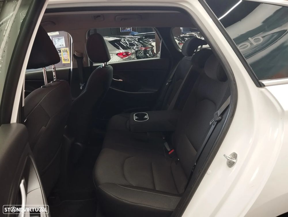 Hyundai i30 SW 1.6 CRDi Style - 13