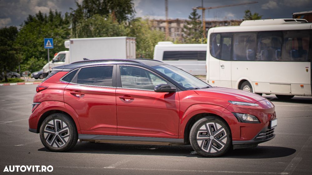 Hyundai KONA - 11
