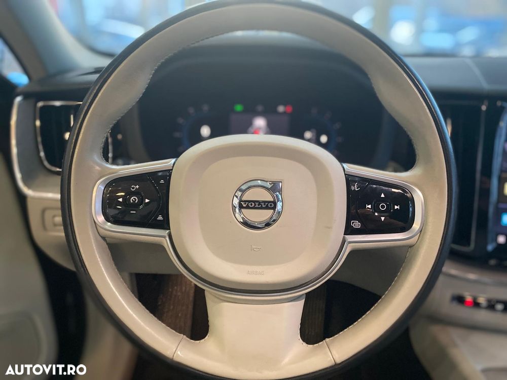 Volvo XC 60 B4 MHEV AT8 FWD Inscription - 12