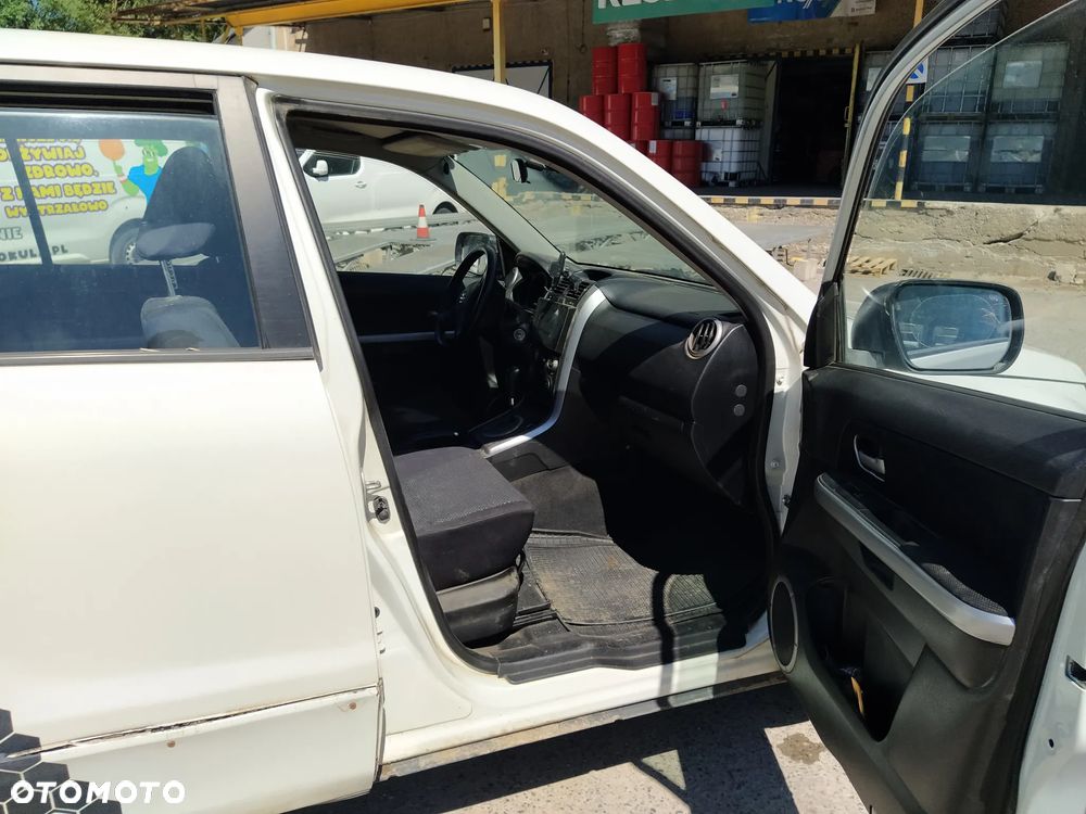 Suzuki Grand Vitara 2.7 V6 - 17