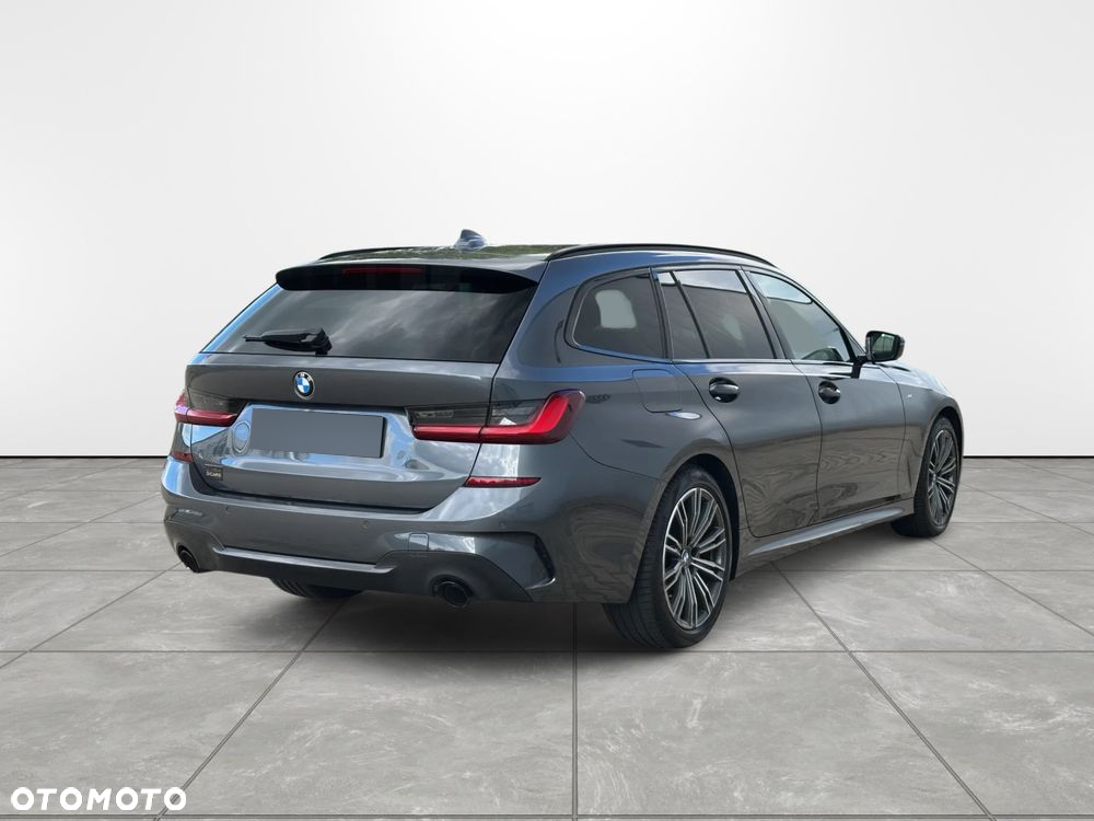 BMW Seria 3 320d Touring M Sport - 12