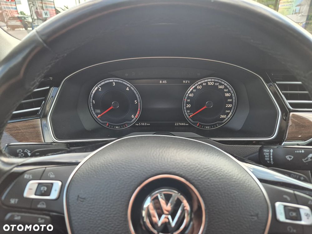 Volkswagen Passat 2.0 TDI Bi-Turbo BMT 4Mot Highline DSG - 8