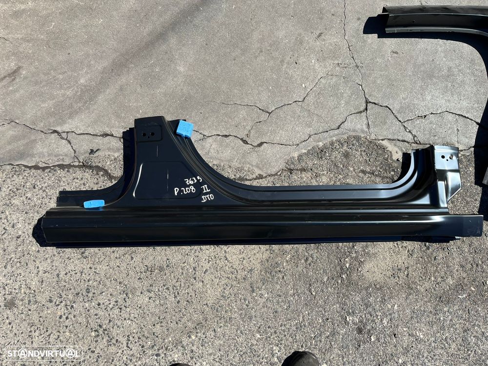 Peugeot 208 II - PAINEL EMBALADEIRA DIREITA - Z635 - 1